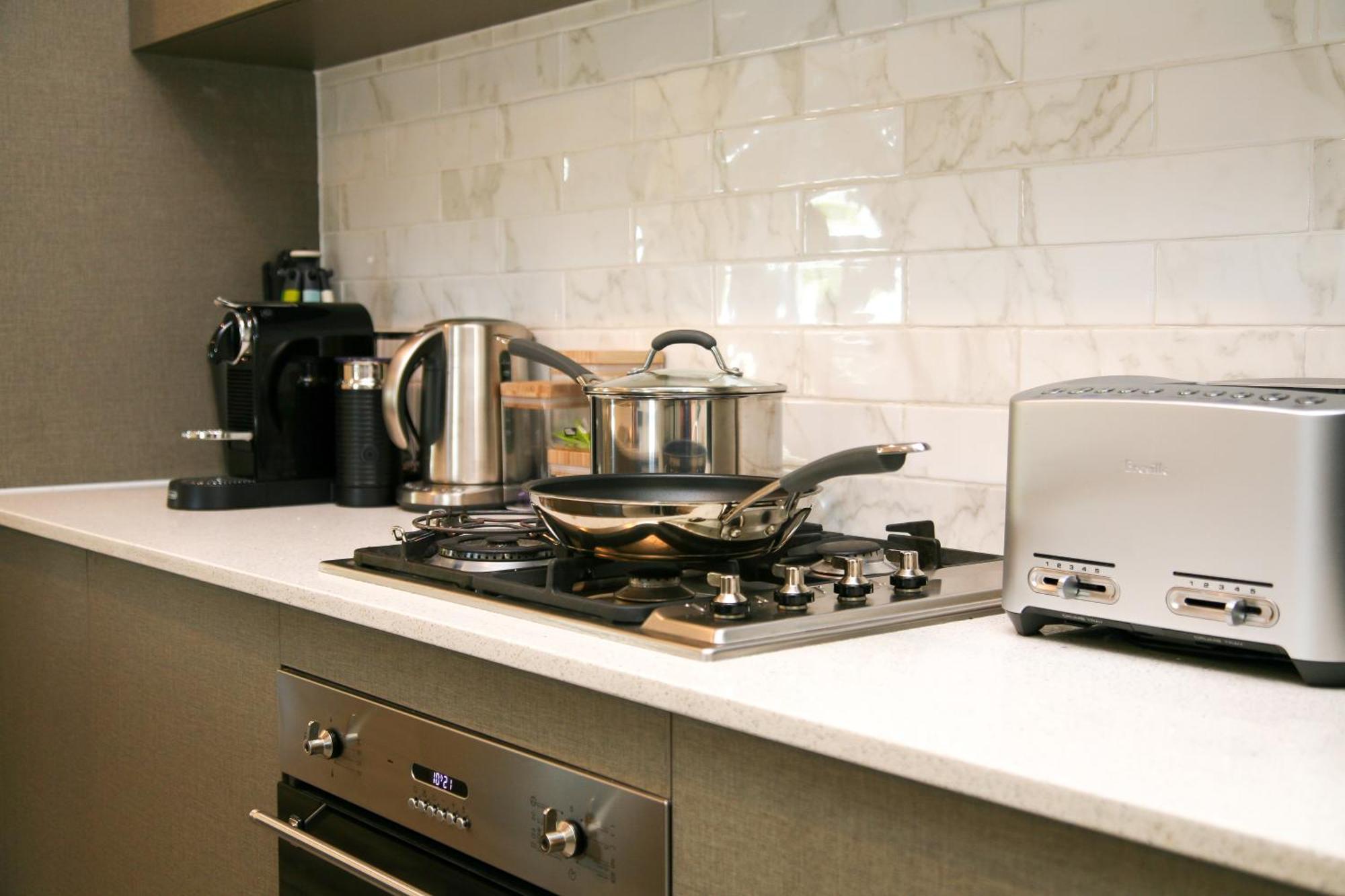 Hilton Executive Apartments أدليد المظهر الخارجي الصورة